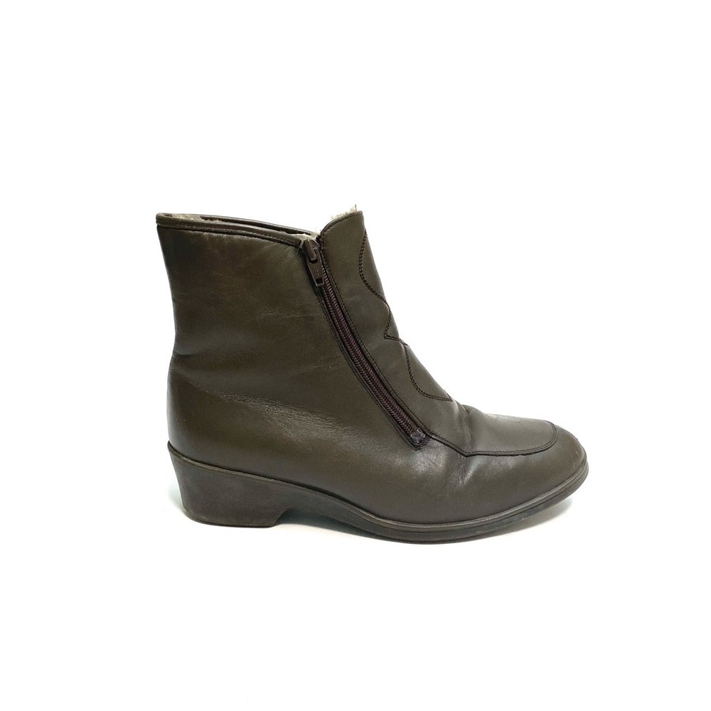 Vintage 1970s brown leather zip up shearling lined winter snow boots